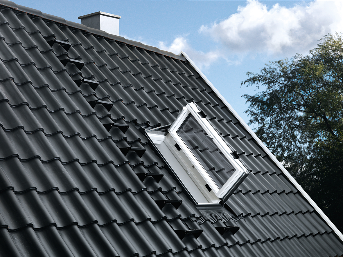 Velux Wohn- Ausstiegsfenster GXU - CK04 0066 Alu PU En.plus 55 x 98 cm